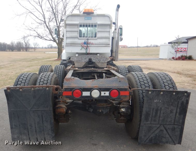 image for item GF9016 2001 Mack RD688S truck chassis