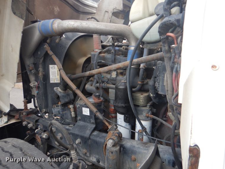 image for item GF9016 2001 Mack RD688S truck chassis