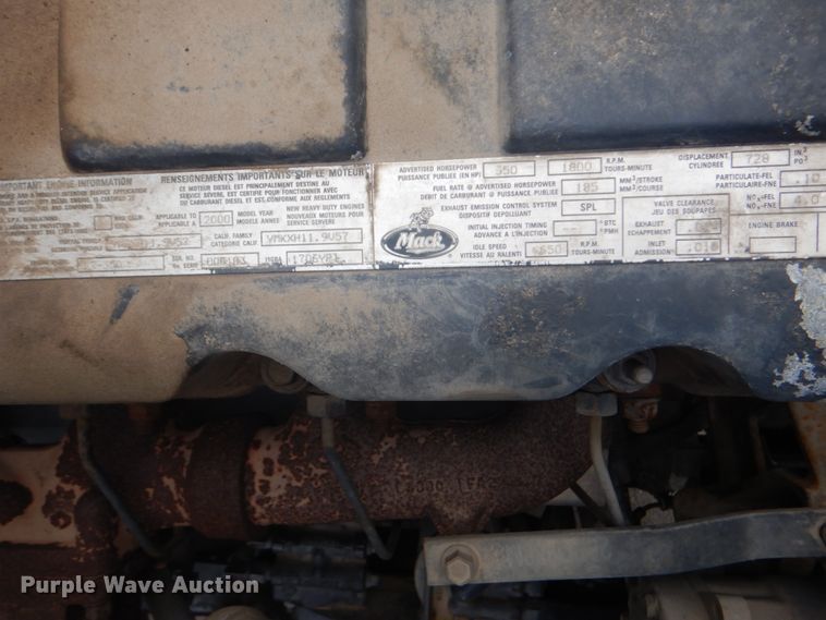 image for item GF9016 2001 Mack RD688S truck chassis