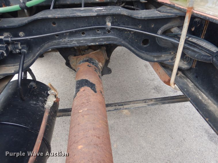 image for item GF9016 2001 Mack RD688S truck chassis