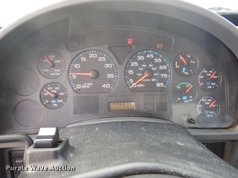 image for item GF9018 2004 International 4300 propane truck