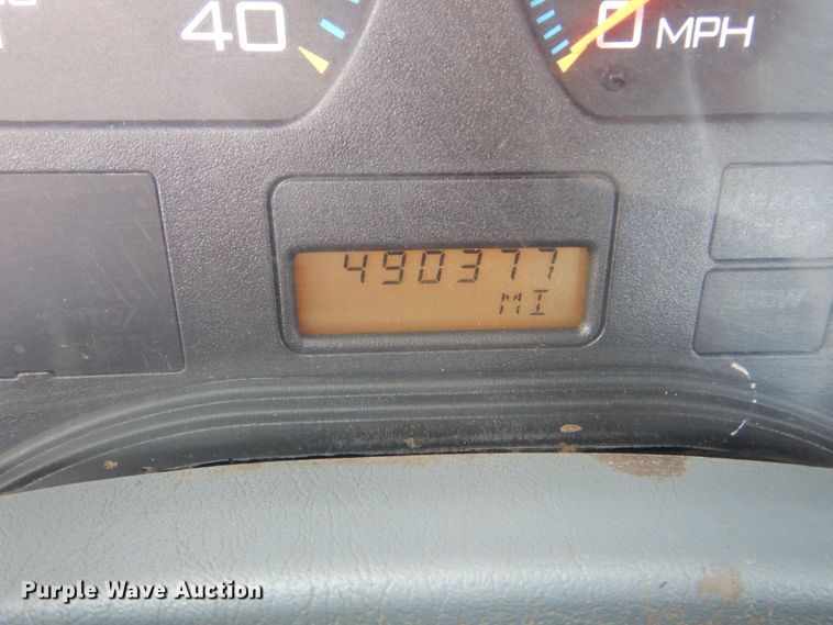 image for item GF9018 2004 International 4300 propane truck