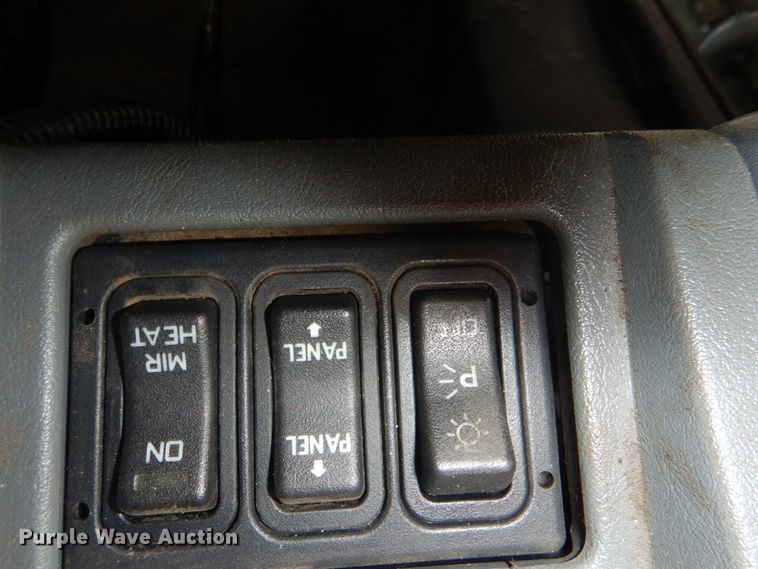 image for item GF9018 2004 International 4300 propane truck