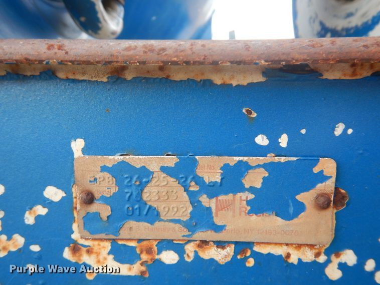 image for item GF9018 2004 International 4300 propane truck