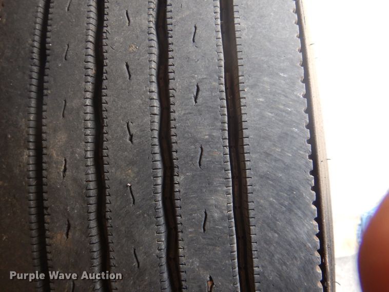 image for item GF9018 2004 International 4300 propane truck