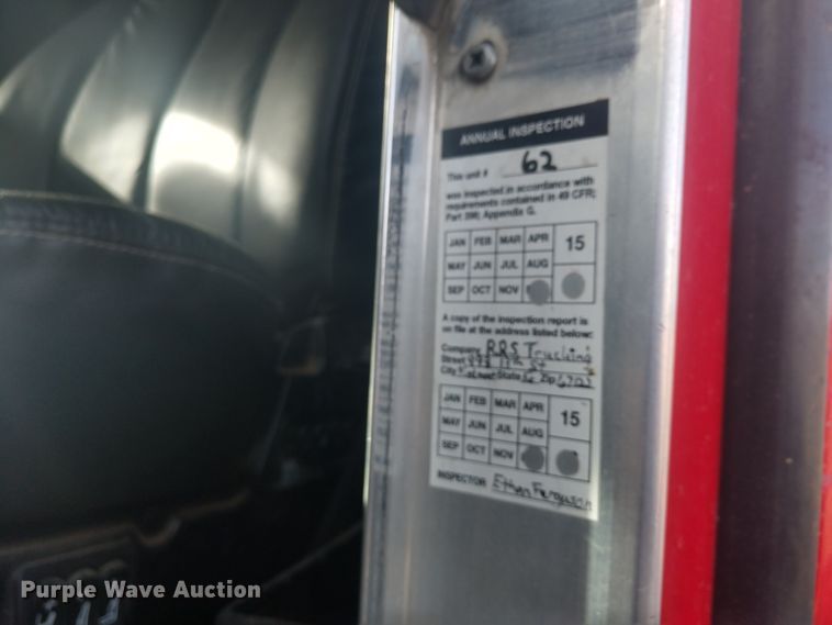 image for item H1247 2006 Kenworth T600 semi truck