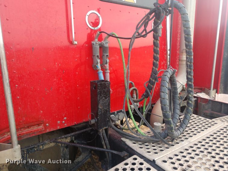 image for item H1247 2006 Kenworth T600 semi truck