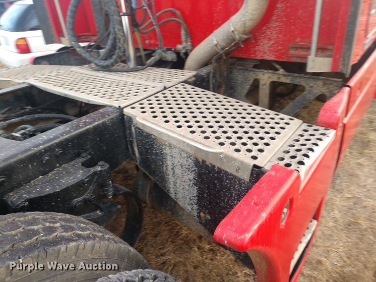 image for item H1247 2006 Kenworth T600 semi truck