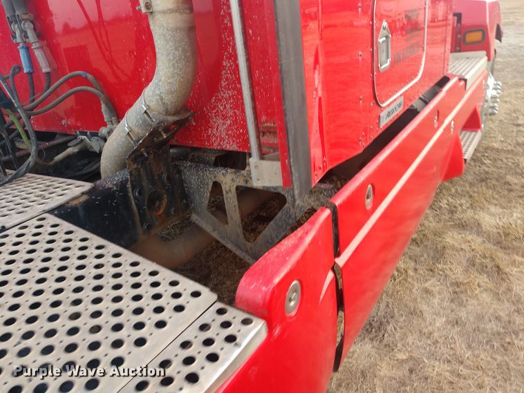 image for item H1247 2006 Kenworth T600 semi truck