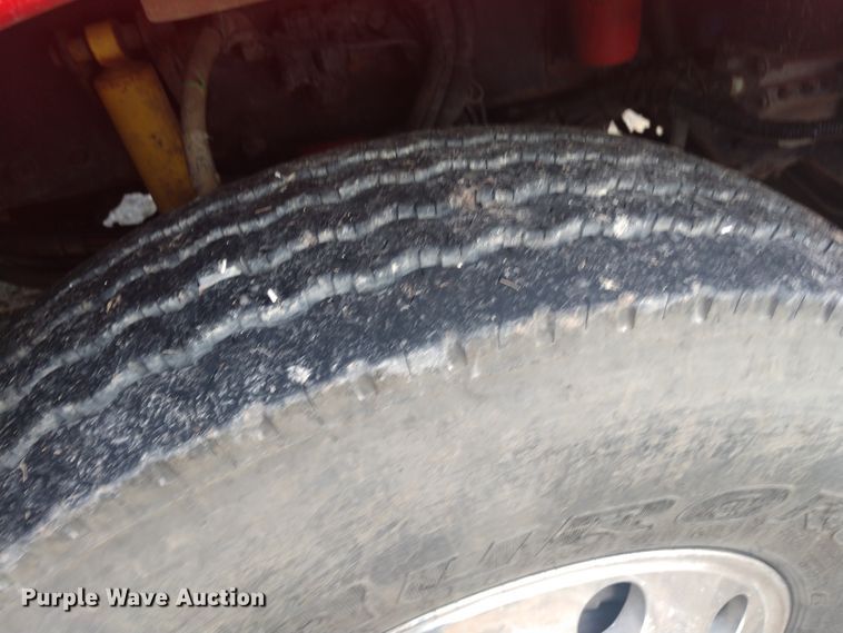 image for item H1247 2006 Kenworth T600 semi truck