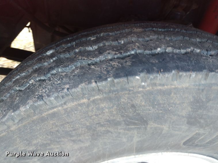 image for item H1247 2006 Kenworth T600 semi truck