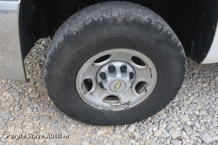 image for item DB10076 2008 Chevrolet Silverado 2500HD Ext. Cab pickup truck