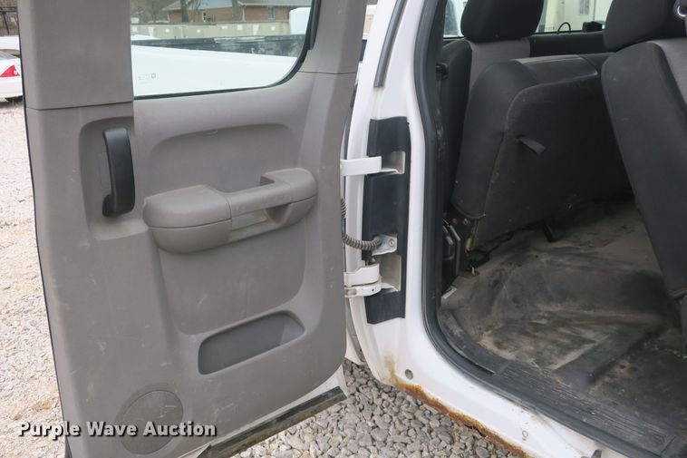 image for item DB10076 2008 Chevrolet Silverado 2500HD Ext. Cab pickup truck