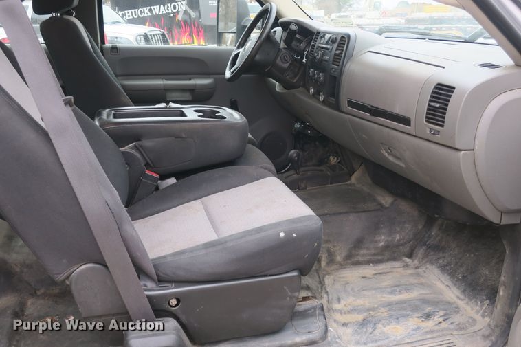 image for item DB10076 2008 Chevrolet Silverado 2500HD Ext. Cab pickup truck