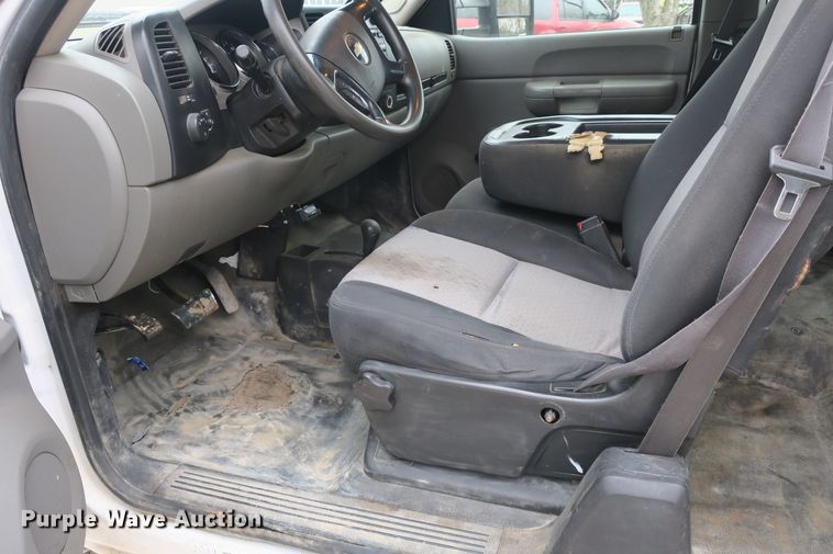 image for item DB10076 2008 Chevrolet Silverado 2500HD Ext. Cab pickup truck