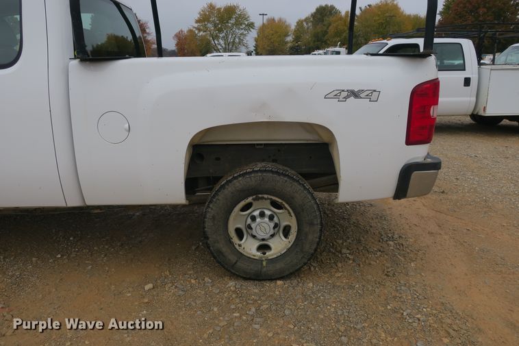 image for item DB10129 2008 Chevrolet Silverado 2500HD Ext. Cab pickup truck