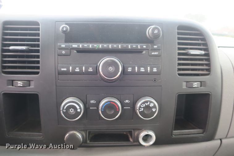 image for item DB10129 2008 Chevrolet Silverado 2500HD Ext. Cab pickup truck