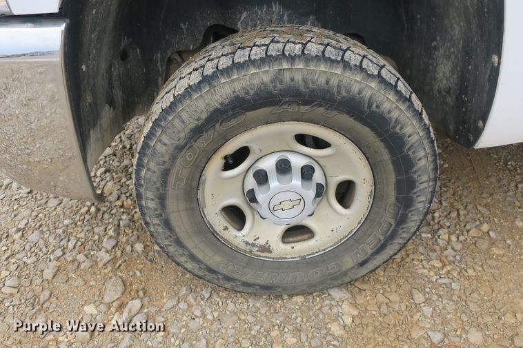 image for item DB10129 2008 Chevrolet Silverado 2500HD Ext. Cab pickup truck