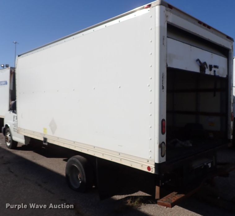 image for item DB7642 2008 GMC Savana box truck