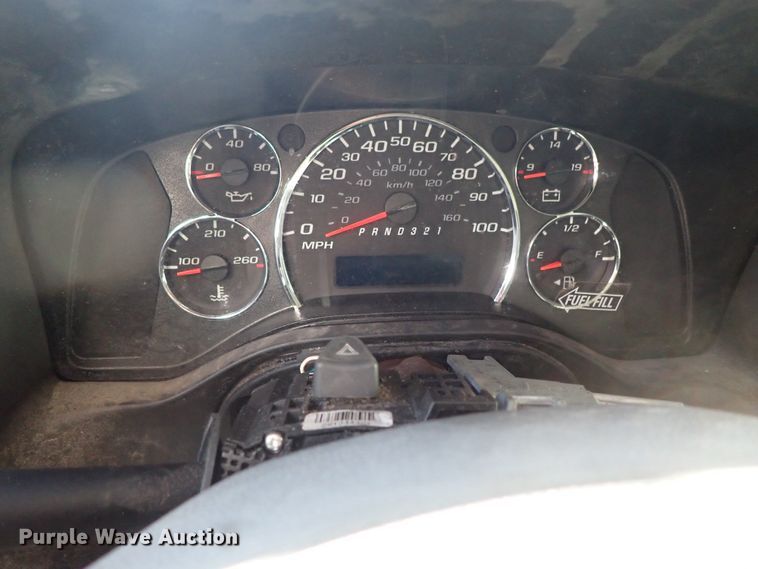 image for item DB7642 2008 GMC Savana box truck