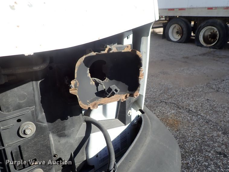 image for item DB7642 2008 GMC Savana box truck