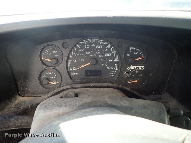 image for item DB7650 2006 GMC Savana box truck