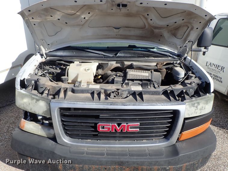 image for item DB7650 2006 GMC Savana box truck
