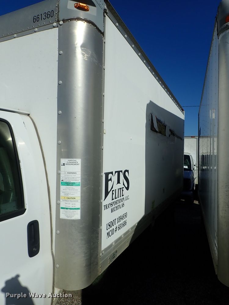 image for item DB7650 2006 GMC Savana box truck