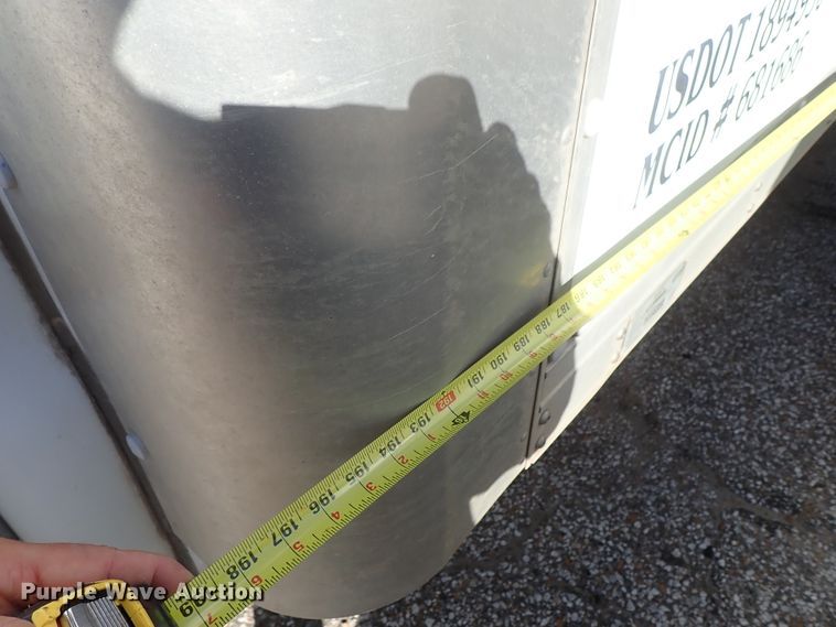 image for item DB7650 2006 GMC Savana box truck