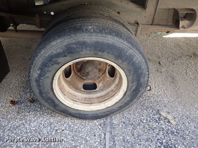 image for item DB7650 2006 GMC Savana box truck