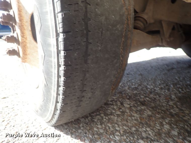 image for item DB7650 2006 GMC Savana box truck