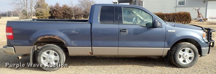 image for item DC3371 2004 Ford F150 SuperCab pickup truck