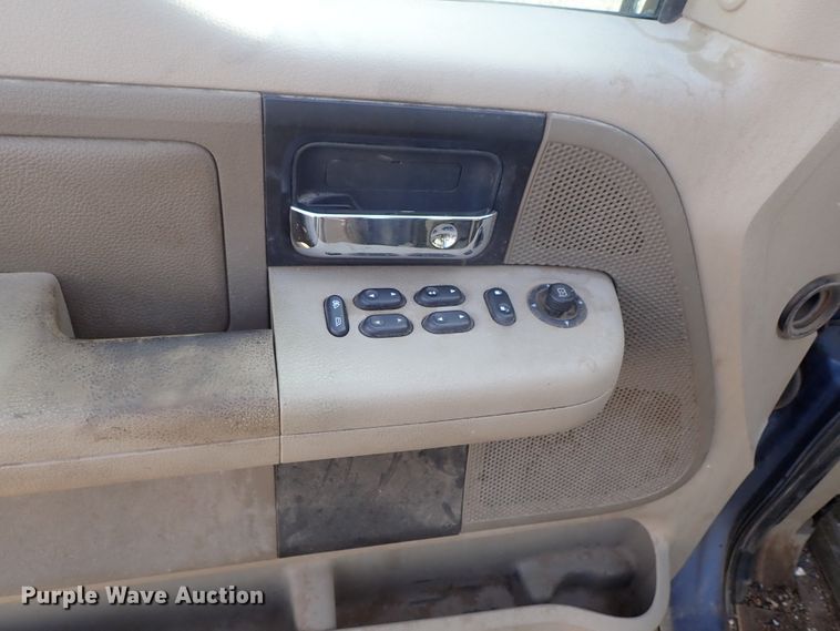 image for item DC3371 2004 Ford F150 SuperCab pickup truck