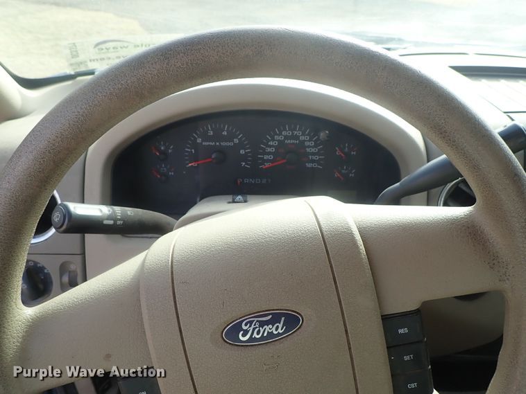 image for item DC3371 2004 Ford F150 SuperCab pickup truck