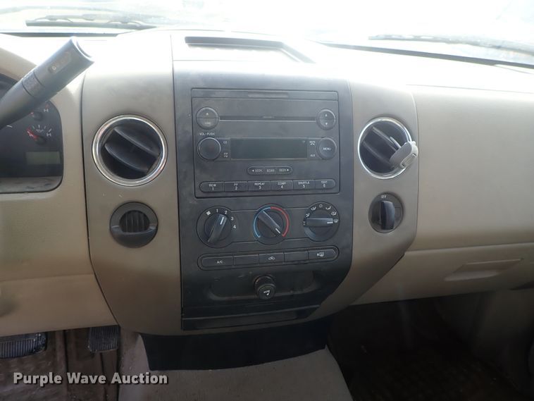 image for item DC3371 2004 Ford F150 SuperCab pickup truck