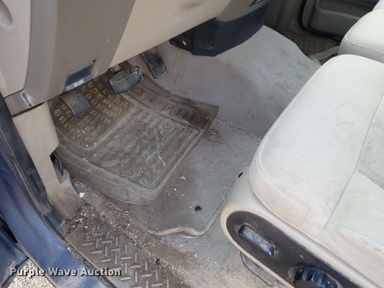 image for item DC3371 2004 Ford F150 SuperCab pickup truck