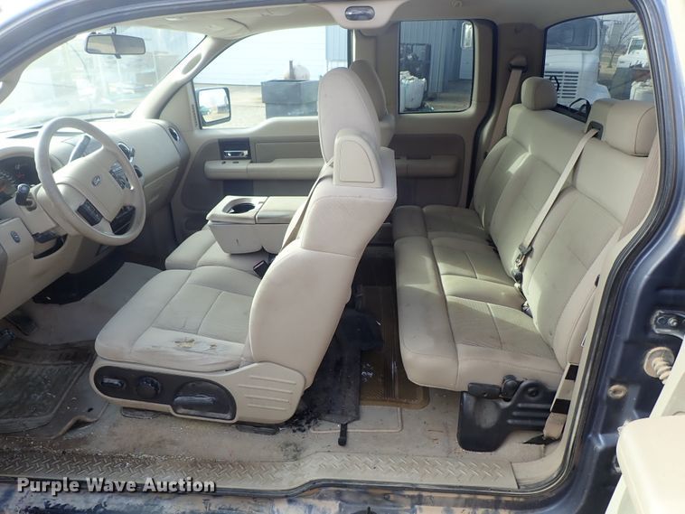 image for item DC3371 2004 Ford F150 SuperCab pickup truck