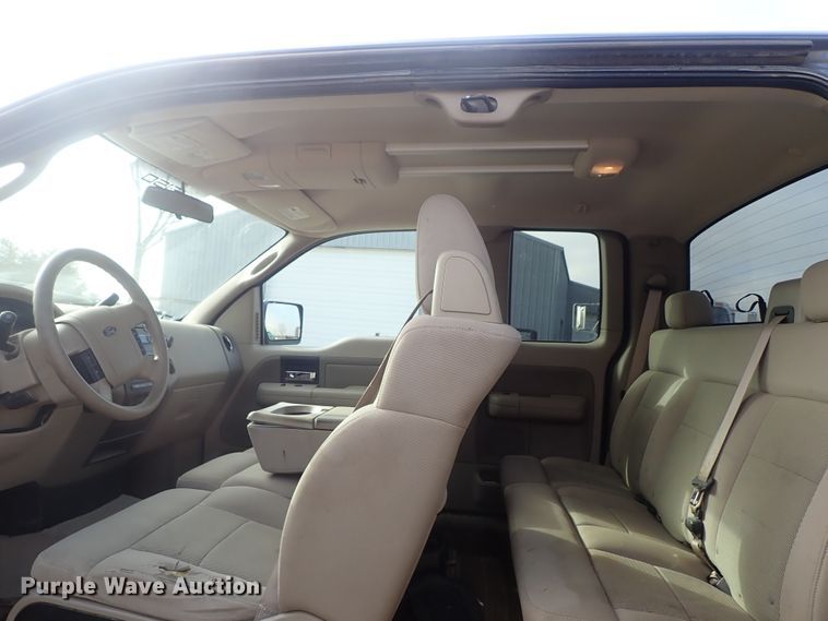 image for item DC3371 2004 Ford F150 SuperCab pickup truck