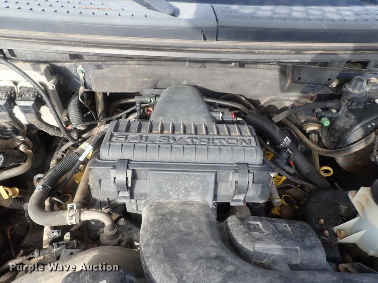 image for item DC3371 2004 Ford F150 SuperCab pickup truck