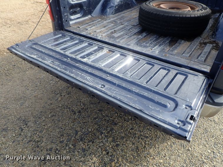 image for item DC3371 2004 Ford F150 SuperCab pickup truck