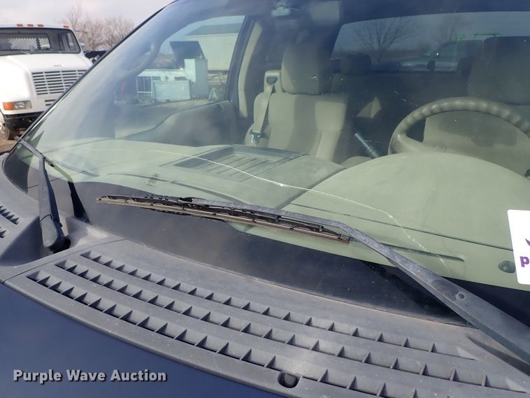 image for item DC3371 2004 Ford F150 SuperCab pickup truck