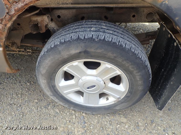 image for item DC3371 2004 Ford F150 SuperCab pickup truck