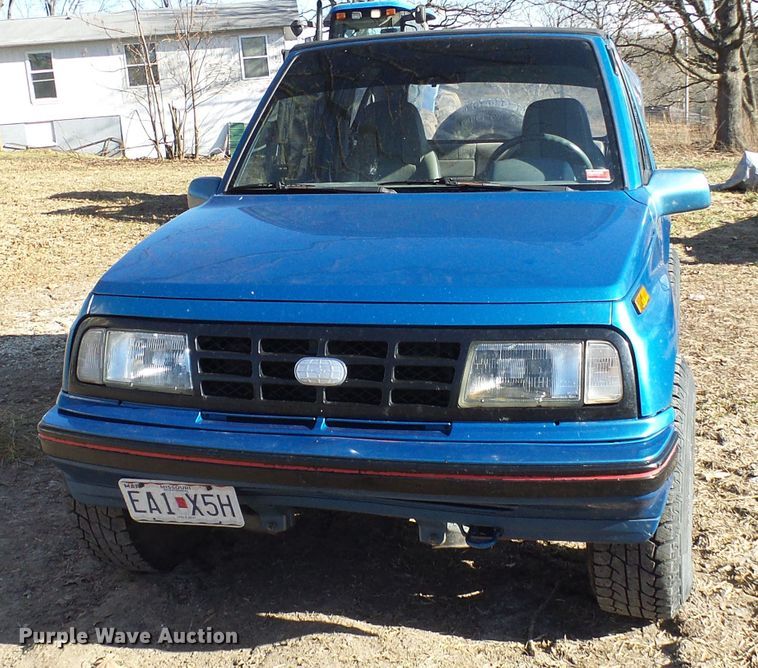 image for item DD1991 1990 Geo Tracker SUV