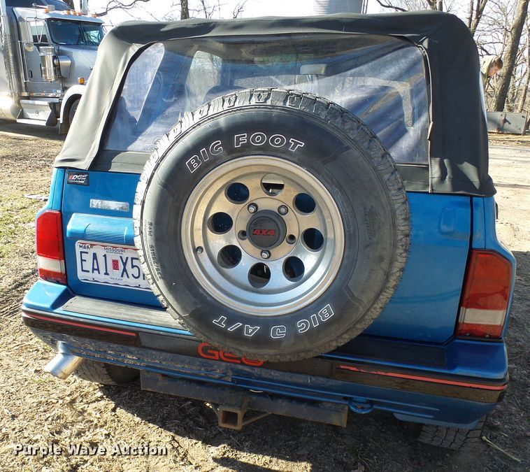 image for item DD1991 1990 Geo Tracker SUV