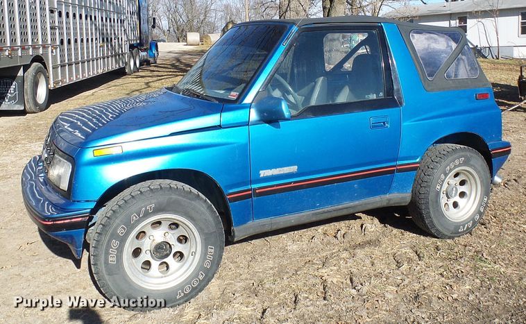 image for item DD1991 1990 Geo Tracker SUV