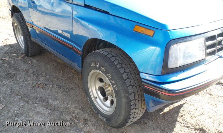 image for item DD1991 1990 Geo Tracker SUV