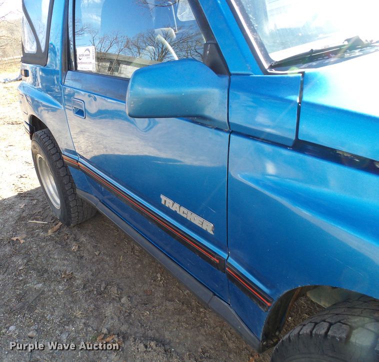 image for item DD1991 1990 Geo Tracker SUV