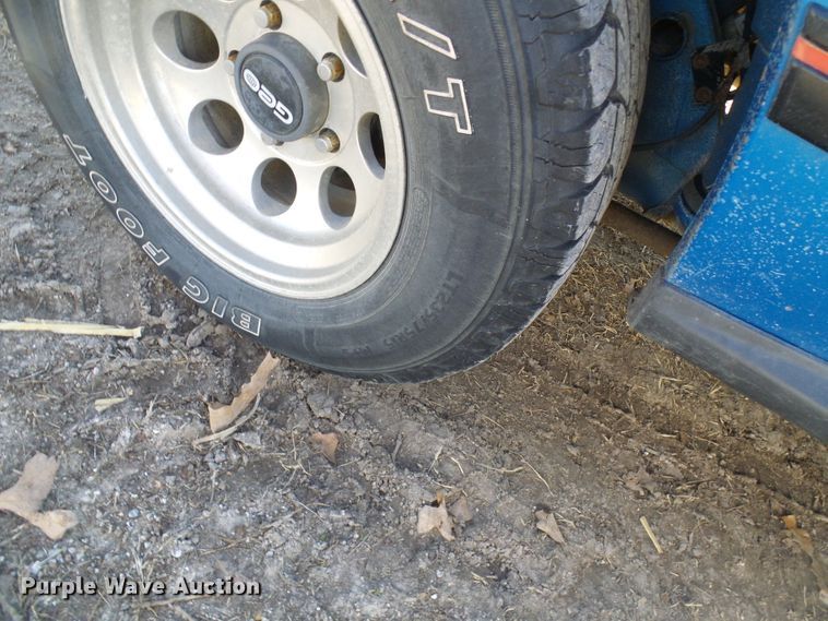 image for item DD1991 1990 Geo Tracker SUV