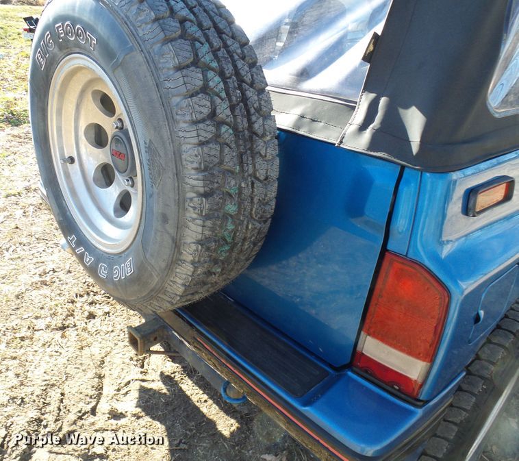 image for item DD1991 1990 Geo Tracker SUV