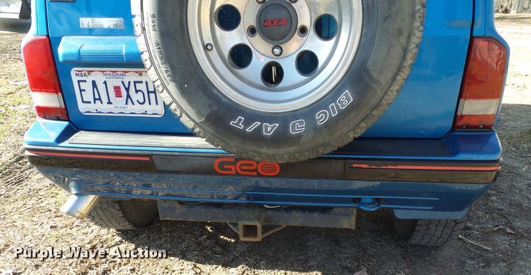 image for item DD1991 1990 Geo Tracker SUV